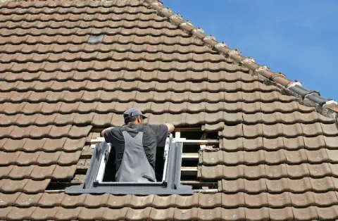 Pose de velux à Bussac Forêt